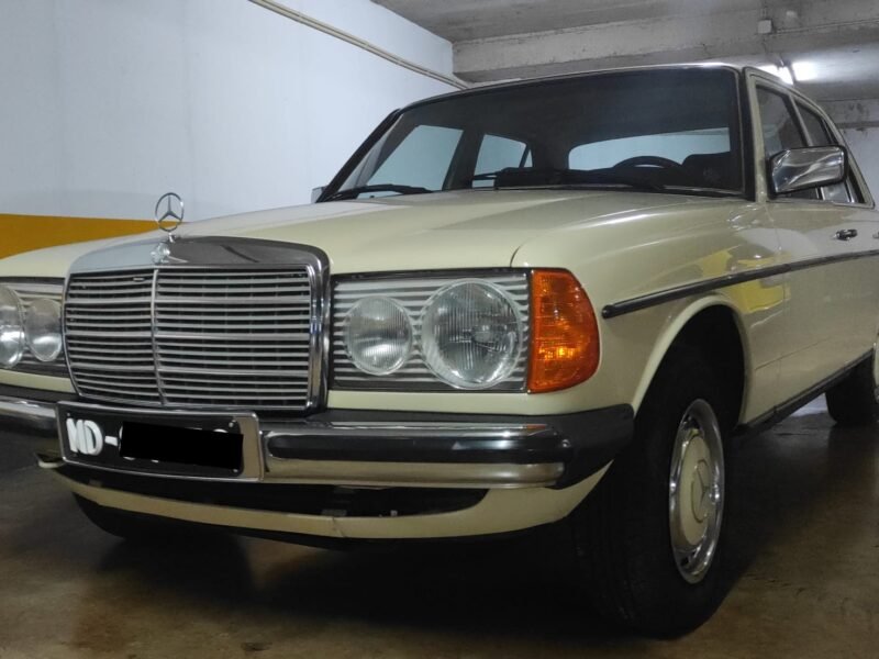 Mercedes-Benz W123 300D