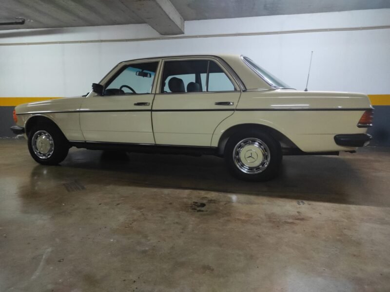 Mercedes-Benz W123 300D